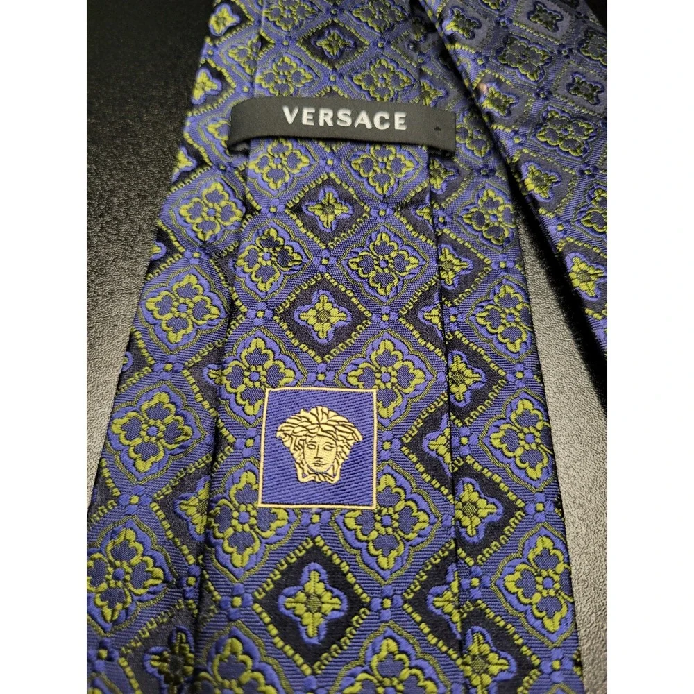 Versace Men's Necktie Blue Green Geometric Silk 3.75 x 58 Excellent